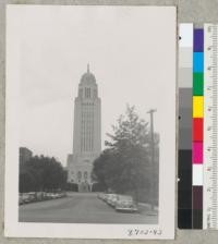 Nebraska State Capitol Building at Lincoln. The 20 ft. figure on top of the tower is "The Sower." Statue of Lincoln and the Gettysburg Address below. Metcalf. Sept. 1953