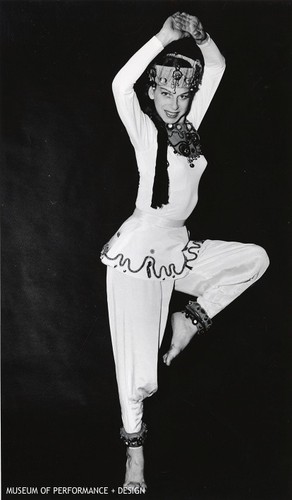 Anna Halprin in "Emek"
