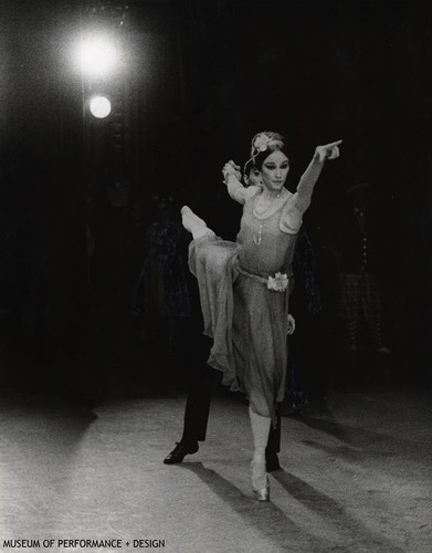 Lee Fuller and Eloise Tjomsland in Christensen's "Filling Station"