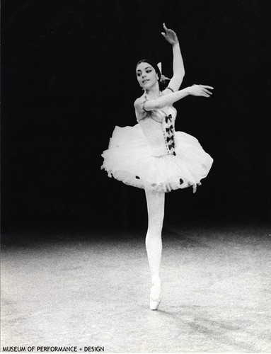 Joan DeVere in Christensen's "Divertissement D'Auber (II)"