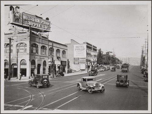 Looking north on Vermont Avenue from Beverly Boulevard