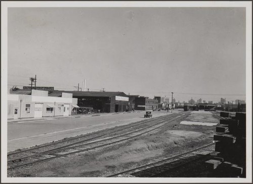 Long Beach harbor from West 1st Street and Santa Clara Avenue, looking east