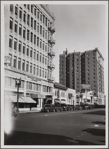 Looking east on Broadway from Locust Avenue, Long Beach