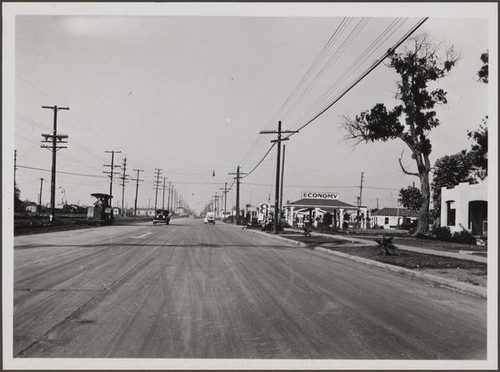 Looking north on Figueroa Street from 92nd Street