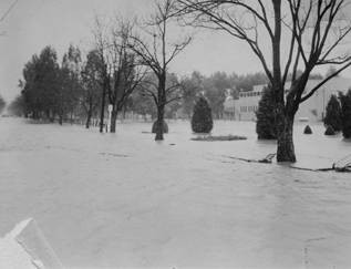 Topanga Canyon Boulevard during the Los Angeles River flood, 1938