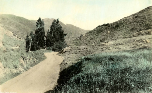 Cahuenga Pass leaving the San Fernando Valley, circa 1909