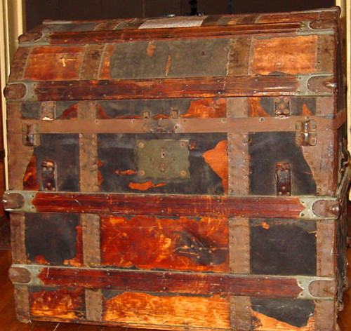 Trunk brought by early Tujunga settler