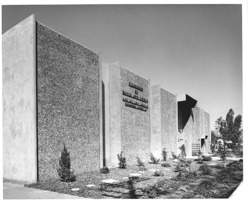 Los Angeles Department of Water and Power Distributing Station 69, Mission Hills, 1967