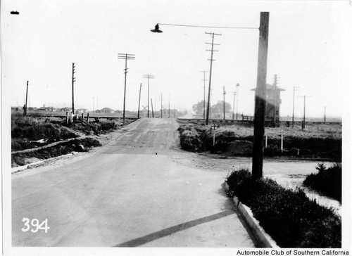 Southern Pacific Railroad crossing, Burbank, 1927