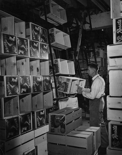 Assembling crates, circa 1935-1945