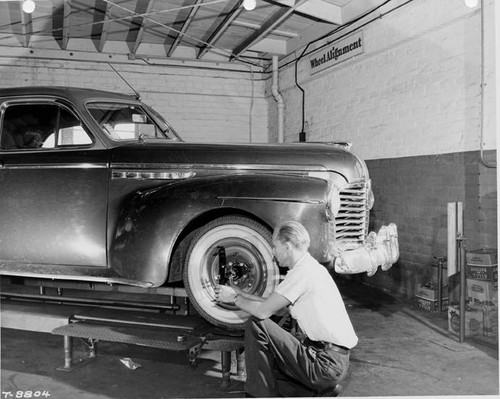 Lockheed Air Terminal Auto Shop, Wheel Alignment