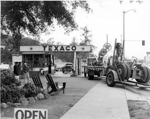 Arnold Krabbe's Texaco service station