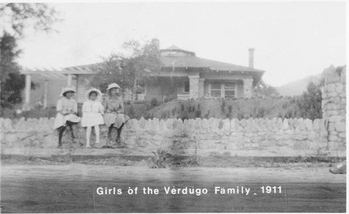 Verdugo family girls postcard, 1911 (front)