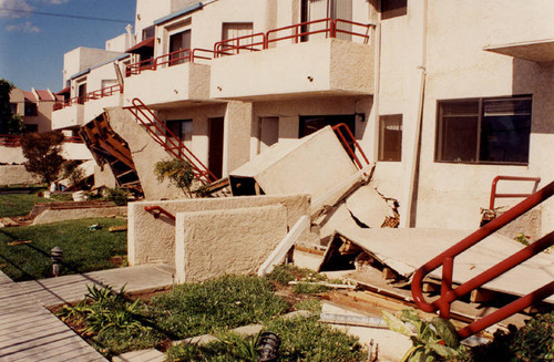 Earthquake damage, dormitory building, California State University, Northridge, 1994
