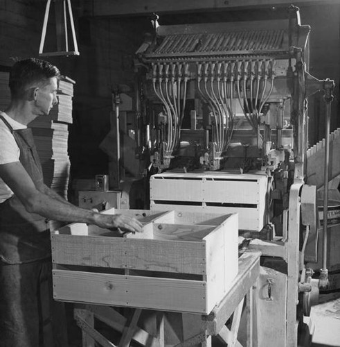 Assembling crates, circa 1935-1945