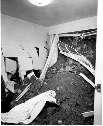 Landslide damage in Glendale, 1972