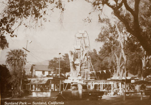 Sunland Park - Ferris Wheel and Food Stands