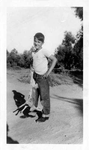 Louie Modugno hunting in San Fernando, circa 1945