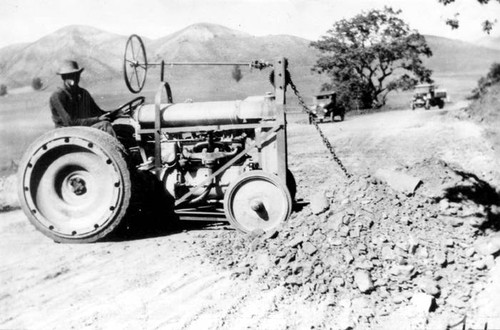 Construction of Ventura Boulevard, Woodland Hills, 1923
