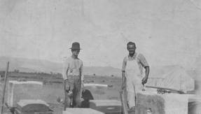 Two members of the Knapp family, Owensmouth, 1913
