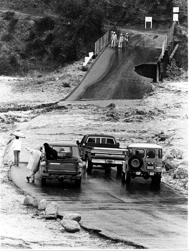 Big Tujunga Canyon Road washout, 1982