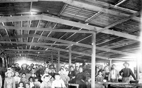 Bonner Fruit Drying Co. workers, circa 1900