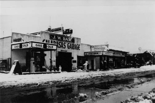 J.W. Daic Calabasas Garage after snowstorm, Calabasas, 1932