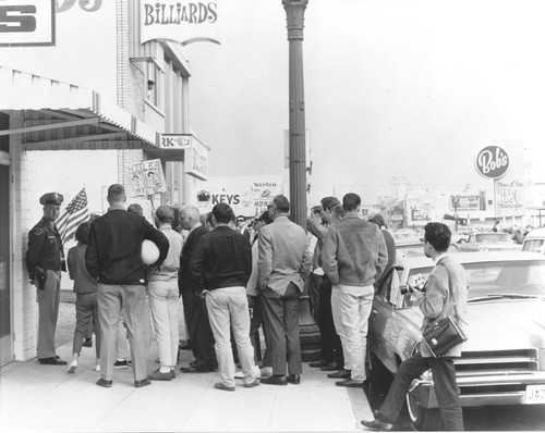 Anti Neo-Nazi picketers in Glendale, 1965