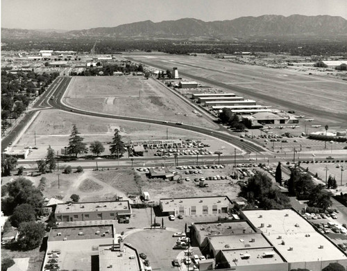 Van Nuys Airport, 1972