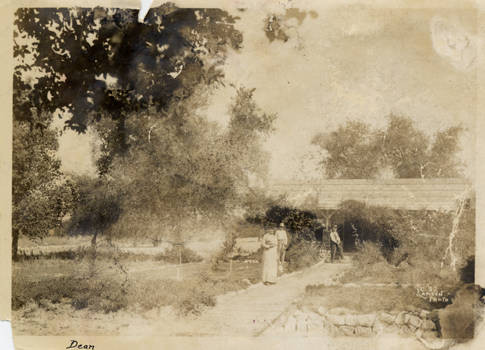 Aleesne Mallette and family outside their home, circa 1929