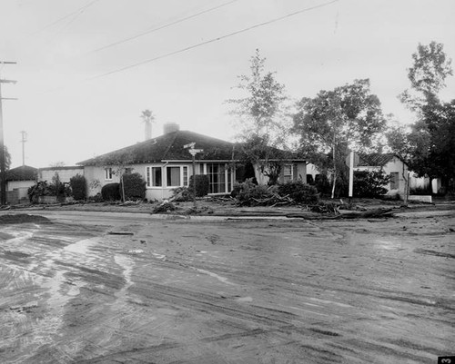 Flood damage in Burbank, 1964