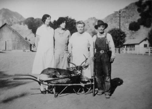 Eugene Foxen with his nieces at Crags, 1930