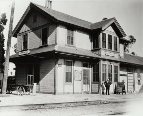 Northridge Train Station, Fall 1938