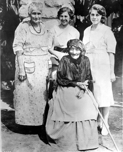 Verdugo women, 1925