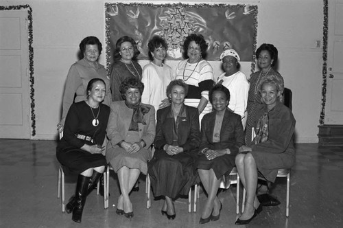 Angel City Links members posing together at the 7th annual Achievers Night, Los Angeles, 1987