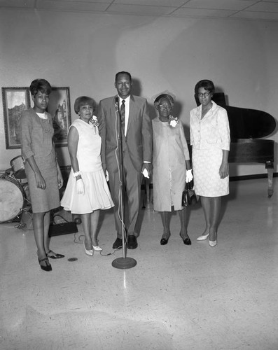 Bradley at microphone, Los Angeles, 1967