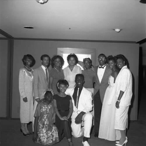 Los Angeles Alumnae Chapter of Delta Sigma Theta Jabberwock contestants posing together, Los Angeles, 1986