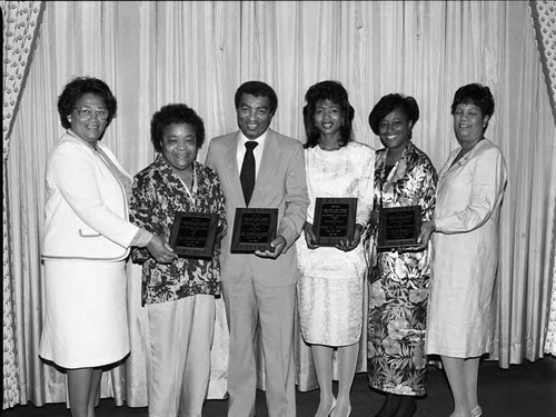 Mu Beta Omega Chapter, AKA, event attendees posing together, Los Angeles, 1986