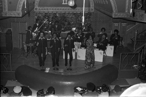 Gladys Knight and the Pips performing, Los Angeles, 1972