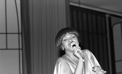 Deniece Williams performing at the NAACP Image Awards, Los Angeles, 1978