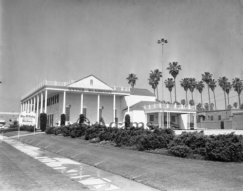 Utter-McKinley Viewpark Mortuary, Los Angeles, 1960