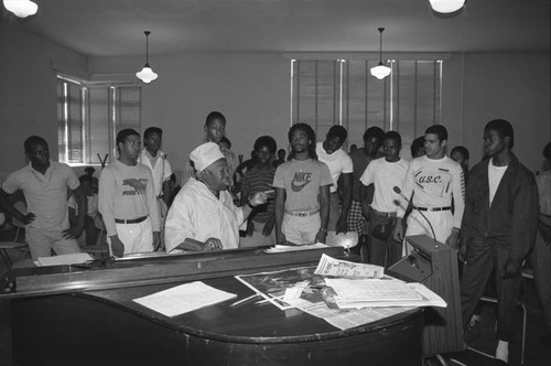 Eva Jessye leading a choral music workshop, Los Angeles, 1985