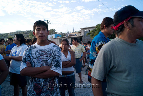 Crime scene crowd, Juárez, 2008