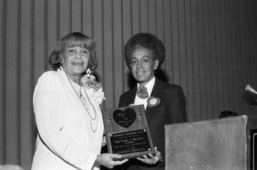 Crenshaw Neighbors, Inc. presenting an award to Ethel Bradley, Los Angeles