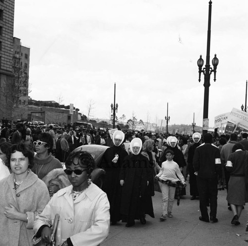 Congress of Racial Equality demonstrators picketing the Federal Building, Los Angeles, 1965