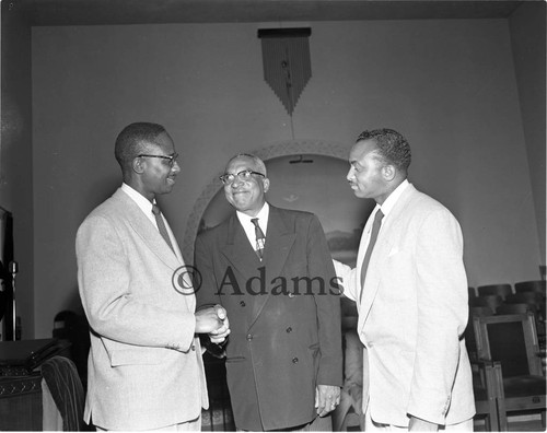 Men in conversation, Los Angeles, 1955