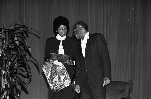 Ray Charles receiving and award, Los Angeles, 1983