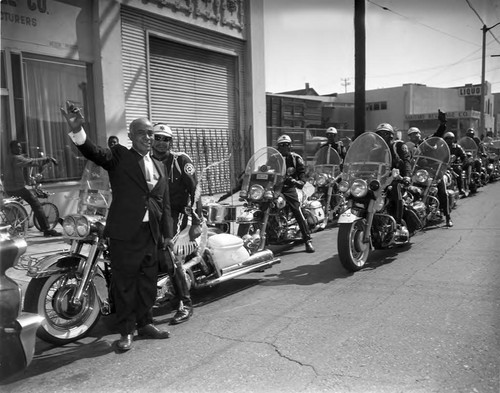 Lindsay and officers, Los Angeles