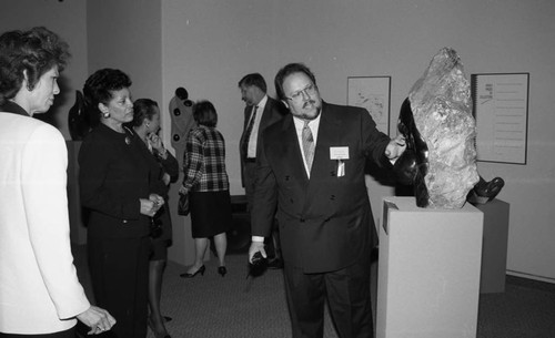 Anthony C. Ponter discussing Shona sculpture at the "Spirits in Stone" exhibit, Los Angeles, 1995