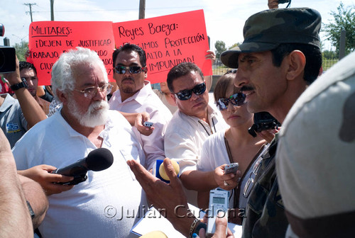 Military press briefing, Juárez, 2008